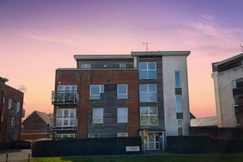 2 bedroom ground floor flat for sale
