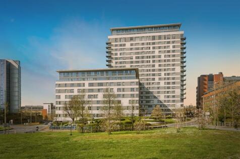 Studio flat for sale