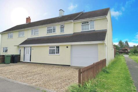 4 bedroom semi-detached house for sale