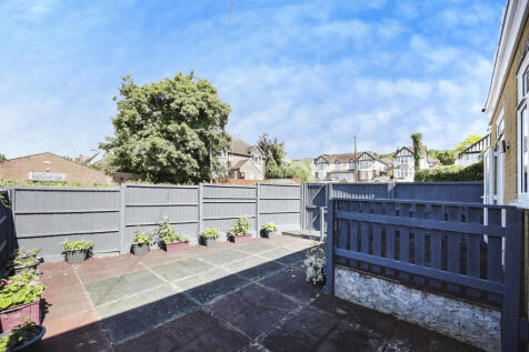 2 bedroom detached house for sale