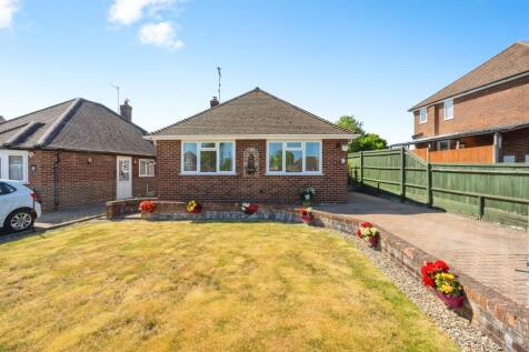 2 bedroom detached bungalow for sale
