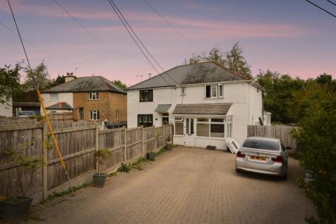 3 bedroom semi-detached house for sale