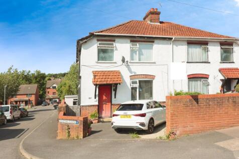 4 bedroom semi-detached house for sale