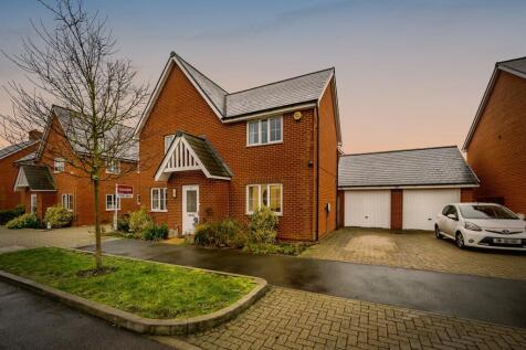 4 bedroom detached house for sale