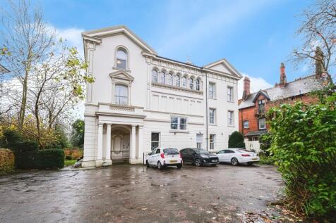1 bedroom ground floor flat for sale