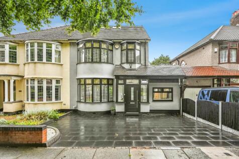 5 bedroom semi-detached house for sale