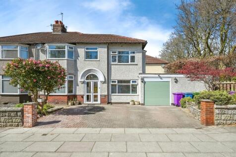 4 bedroom semi-detached house for sale
