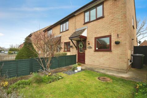 2 bedroom end of terrace house for sale