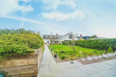 3 bedroom semi-detached bungalow for sale