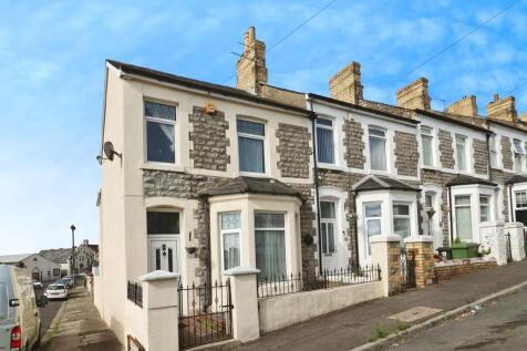 3 bedroom end of terrace house for sale