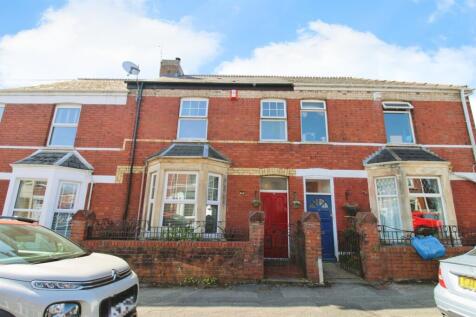 4 bedroom terraced house for sale
