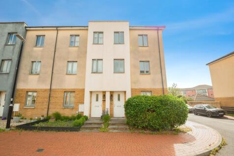 4 bedroom end of terrace house for sale