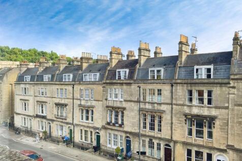 2 bedroom maisonette for sale