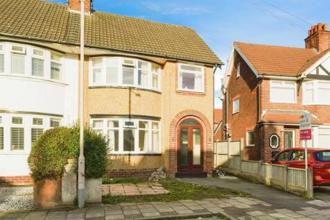 3 bedroom semi-detached house for sale