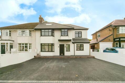 5 bedroom semi-detached house for sale