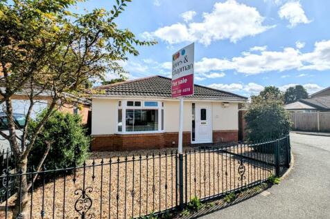 2 bedroom detached bungalow for sale