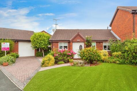 2 bedroom semi-detached bungalow for sale