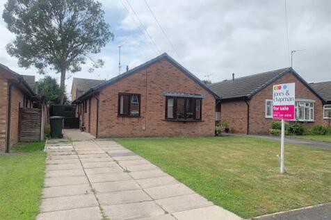 2 bedroom detached bungalow for sale