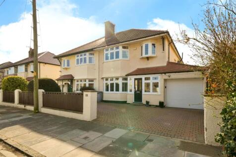 4 bedroom semi-detached house for sale