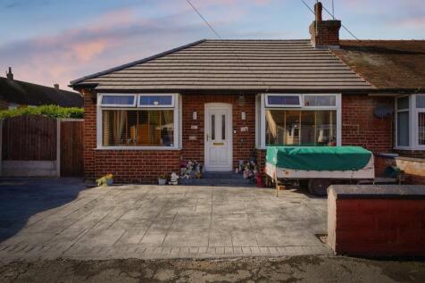 2 bedroom semi-detached bungalow for sale