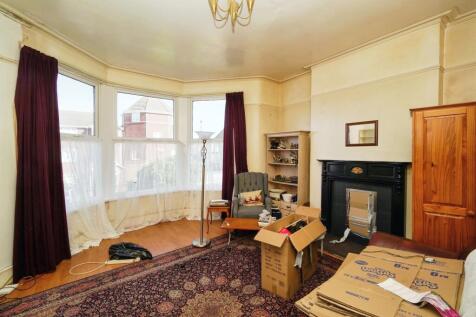 5 bedroom semi-detached house for sale