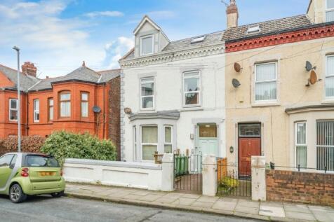 1 bedroom ground floor flat for sale