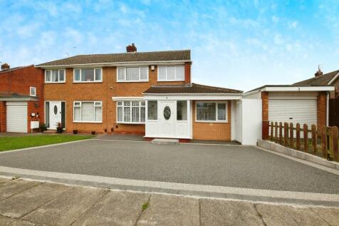 3 bedroom semi-detached house for sale