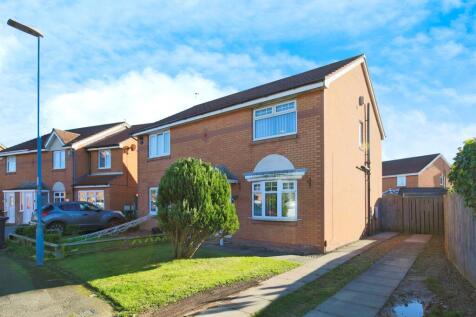 3 bedroom semi-detached house for sale