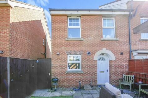 3 bedroom end of terrace house for sale