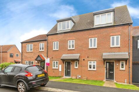 3 bedroom town house for sale