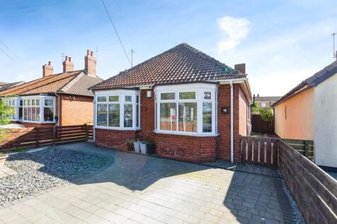 2 bedroom detached bungalow for sale