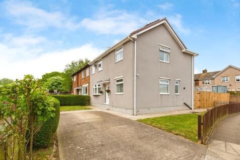 4 bedroom semi-detached house for sale