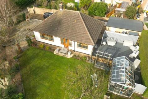 2 bedroom detached bungalow for sale