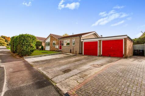 5 bedroom detached bungalow for sale