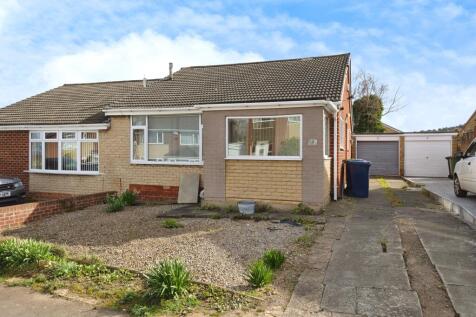 3 bedroom semi-detached bungalow for sale
