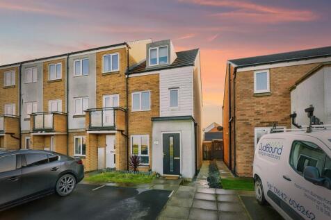 3 bedroom end of terrace house for sale