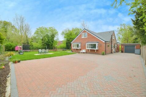 3 bedroom detached bungalow for sale