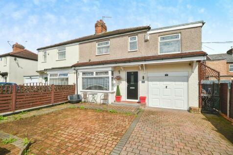 4 bedroom semi-detached house for sale