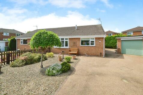 2 bedroom semi-detached bungalow for sale