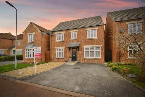 4 bedroom detached house for sale