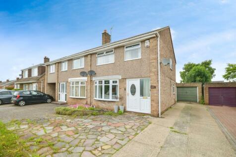 3 bedroom semi-detached house for sale