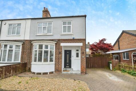3 bedroom semi-detached house for sale