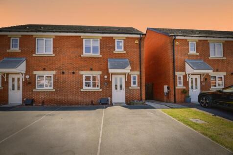 3 bedroom semi-detached house for sale