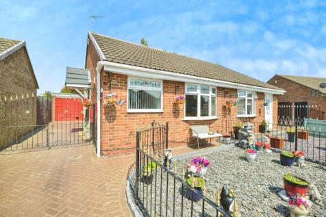 2 bedroom semi-detached bungalow for sale