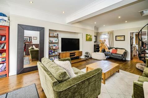 4 bedroom terraced house for sale