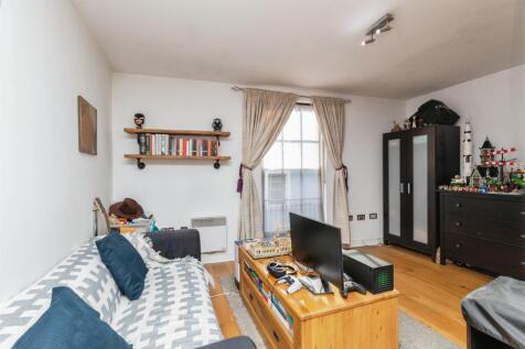 Studio apartment for sale