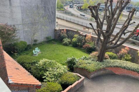 Studio apartment for sale