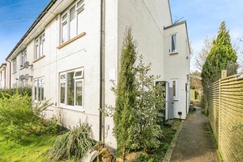 2 bedroom maisonette for sale
