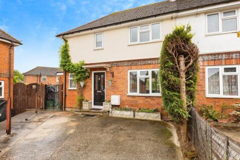 2 bedroom semi-detached house for sale