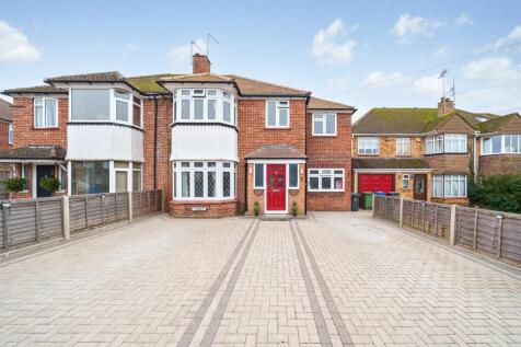 5 bedroom semi-detached house for sale